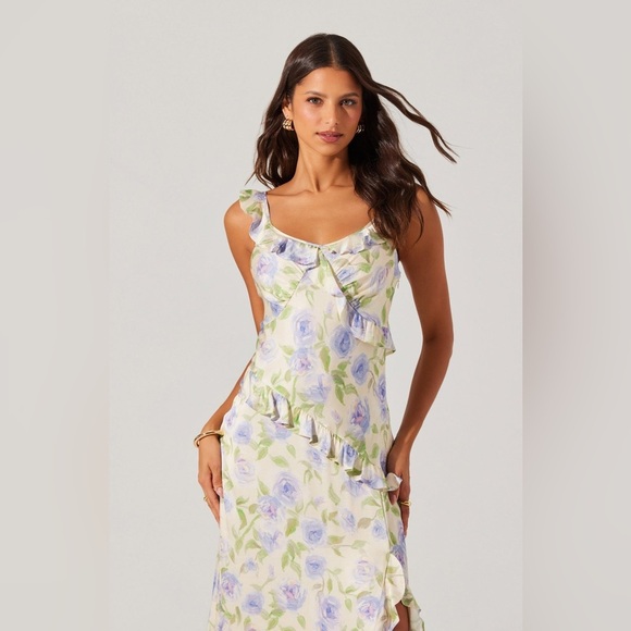 ASTR THE LABEL Rosalina Satin Ruffle Midi Dress. NWT XS - Picture 4 of 6